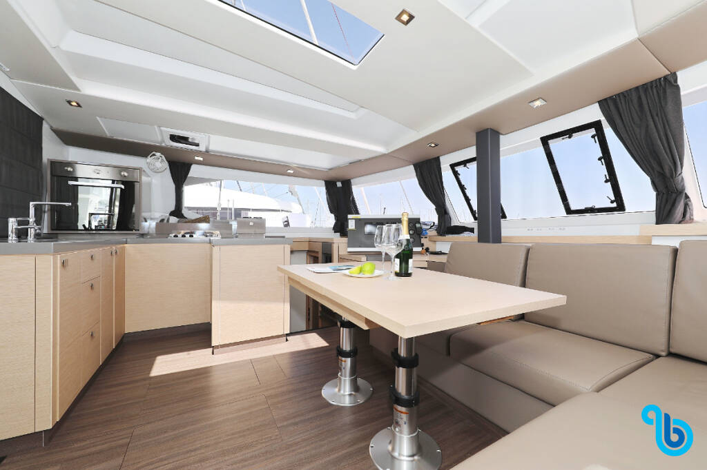 Fountaine Pajot Astrea 42, BELLA V