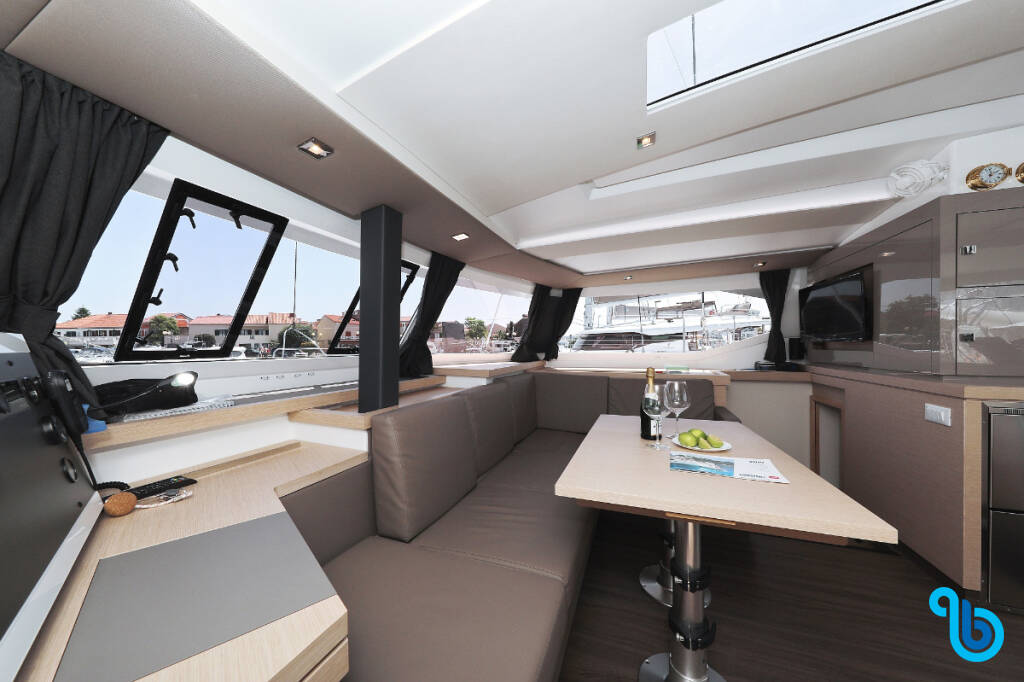 Fountaine Pajot Astrea 42, BELLA V