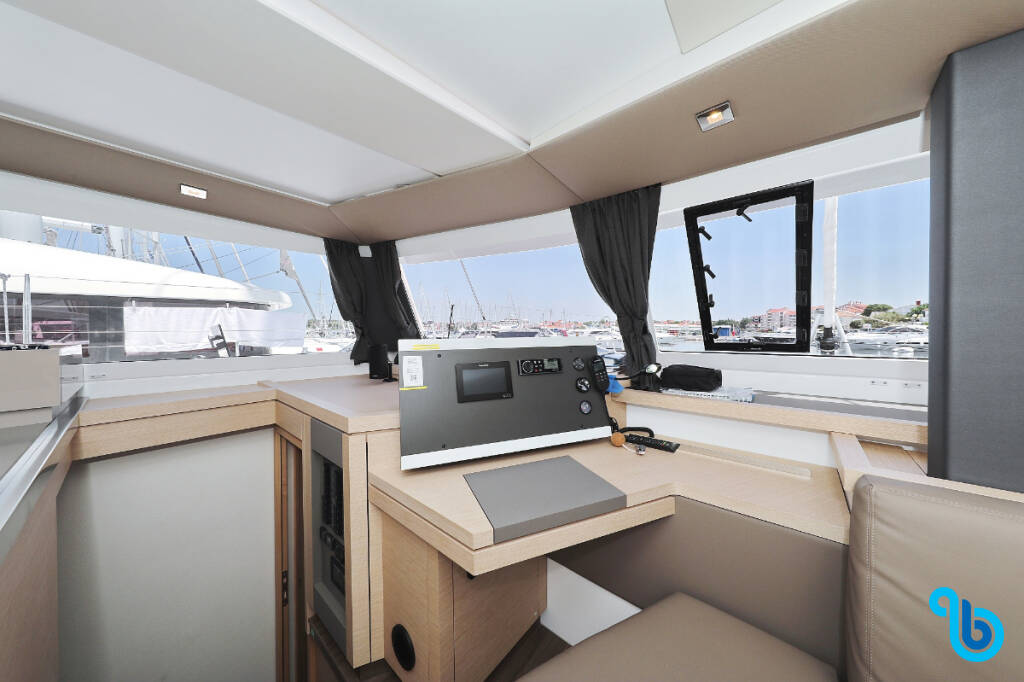 Fountaine Pajot Astrea 42, BELLA V