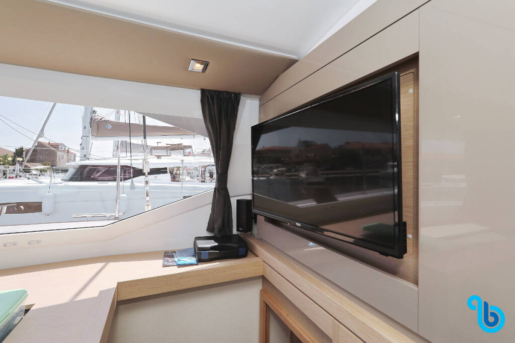 Fountaine Pajot Astrea 42, BELLA V