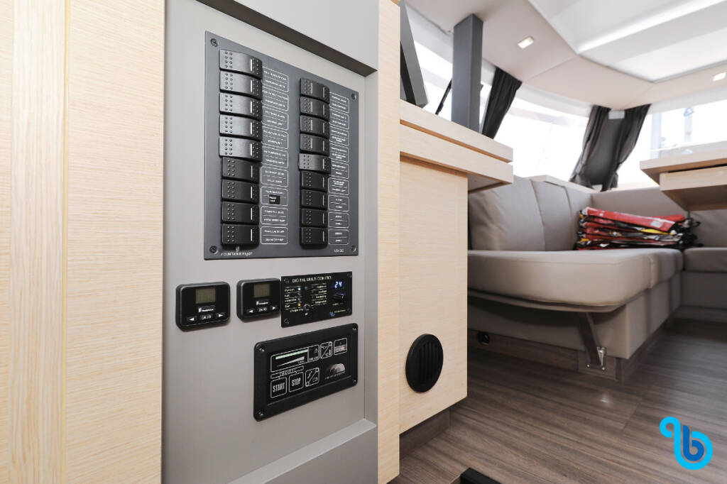 Fountaine Pajot Astrea 42, BELLA V