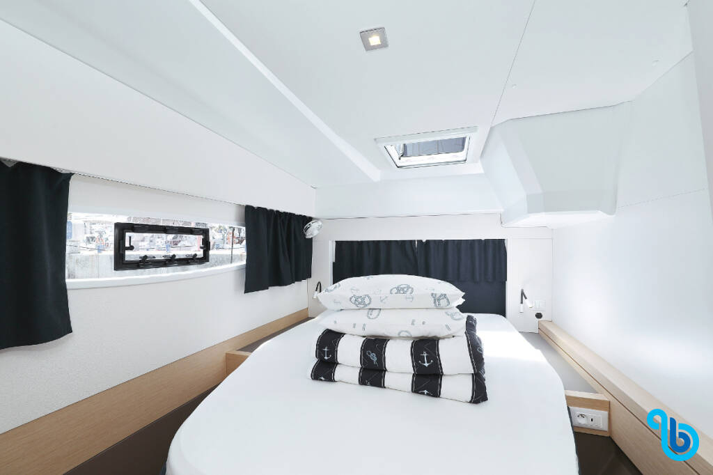 Fountaine Pajot Astrea 42, BELLA V