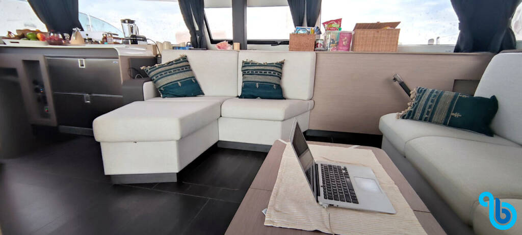 Fountaine Pajot Aura 51, Beyond