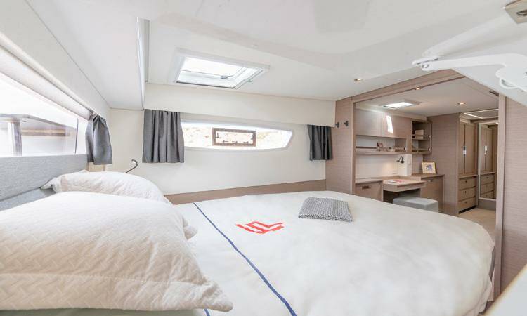 Fountaine Pajot Elba 45, Halle Berry