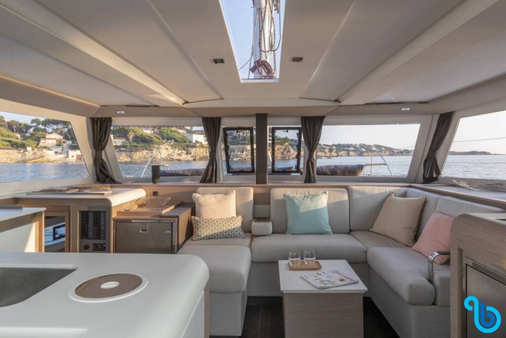 Fountaine Pajot Isla 40, Ares X