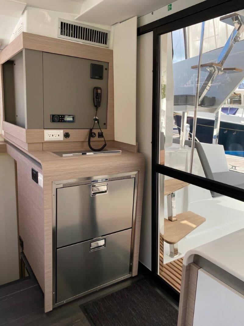 Fountaine Pajot Isla 40, Firefly