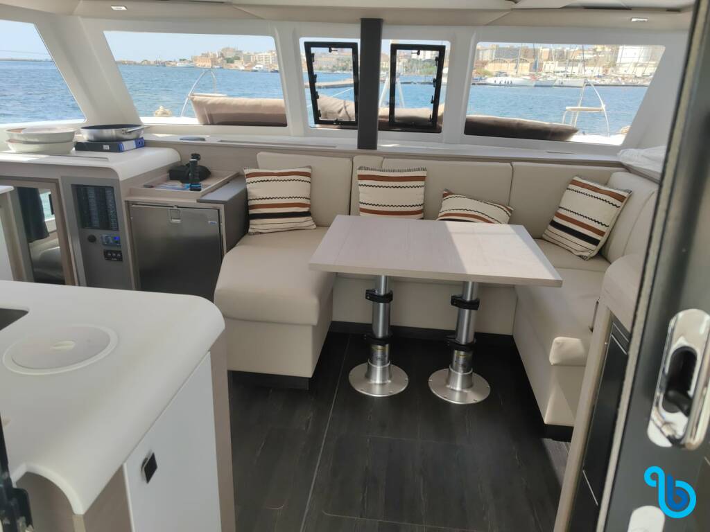 Fountaine Pajot Isla 40, Isla (Wm+Solar Pan)