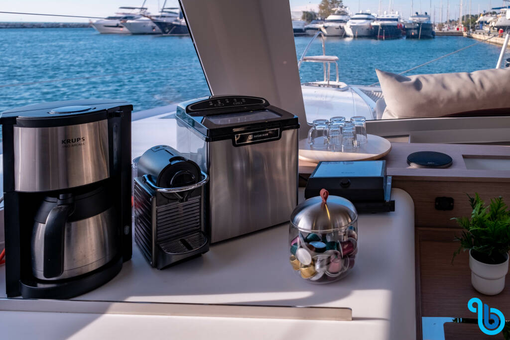 Fountaine Pajot Isla 40, Artemis