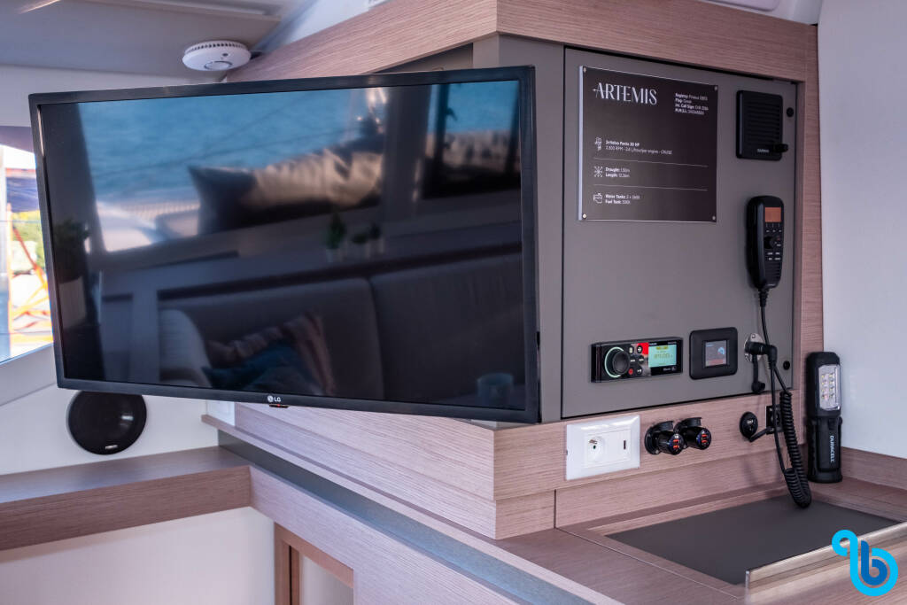 Fountaine Pajot Isla 40, Artemis