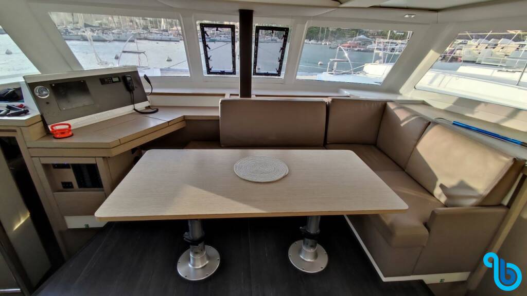 Fountaine Pajot Lucia 40, HARFANG **