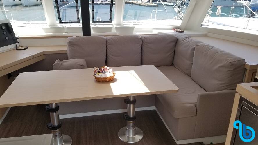 Fountaine Pajot Lucia 40, Hola