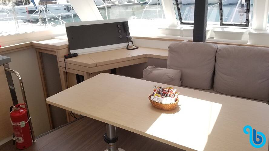 Fountaine Pajot Lucia 40, Hola