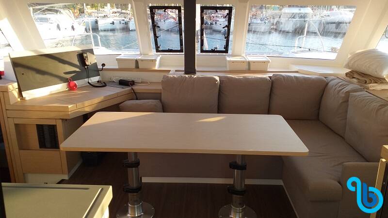 Fountaine Pajot Lucia 40, El Camino