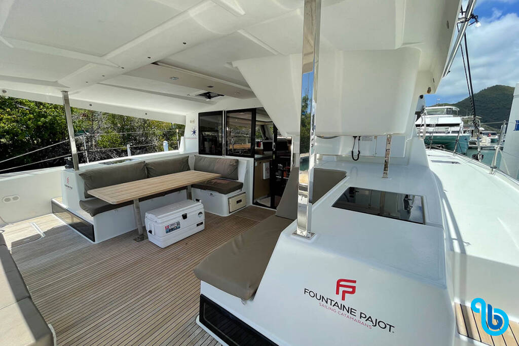 Fountaine Pajot Lucia 40, Admira