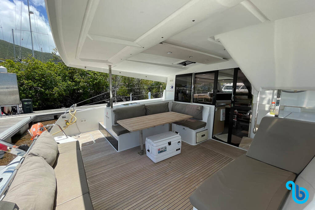 Fountaine Pajot Lucia 40, Admira