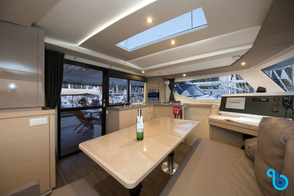 Fountaine Pajot Lucia 40, Sunrise