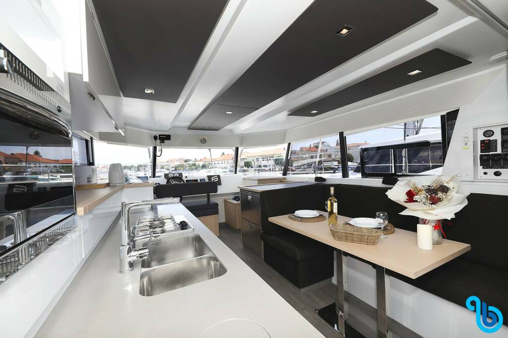 Fountaine Pajot MY 37, 