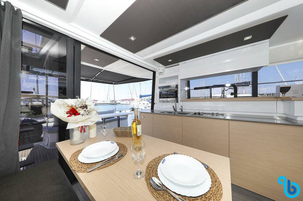 Fountaine Pajot MY 37, 