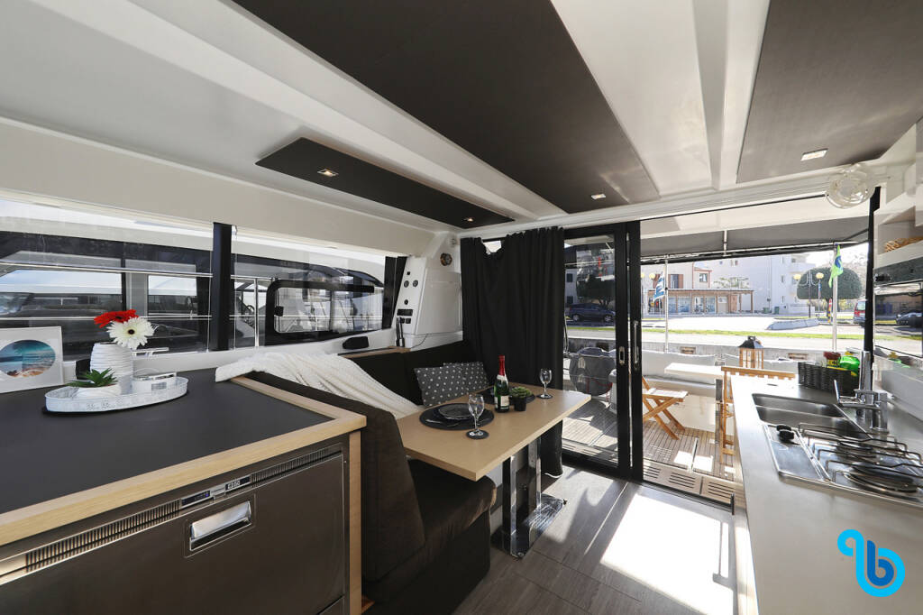 Fountaine Pajot MY 37, Marketka