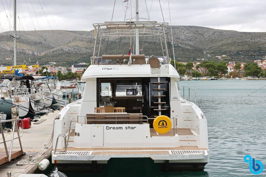 Fountaine Pajot MY 37 | DREAM STAR