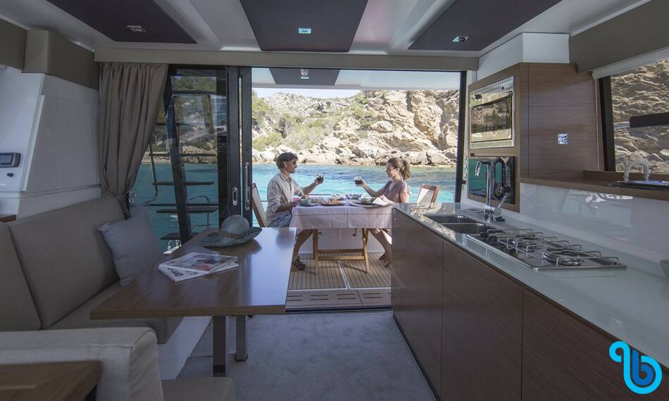 Fountaine Pajot MY 37, PLUTON_DB