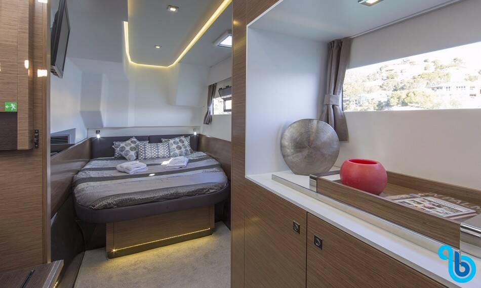 Fountaine Pajot MY 37, PLUTON_DB