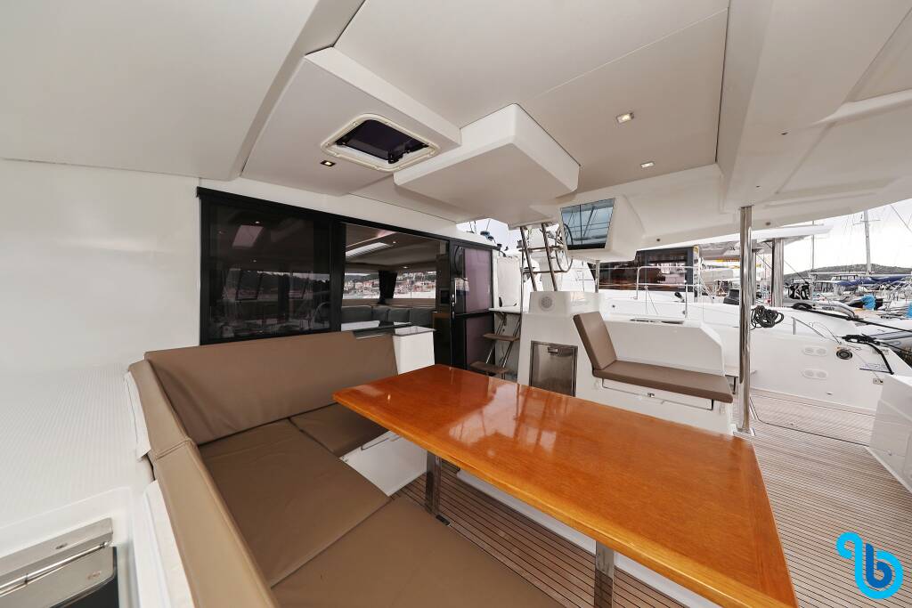 Fountaine Pajot Saona 47 (Quintet), MARTIN V