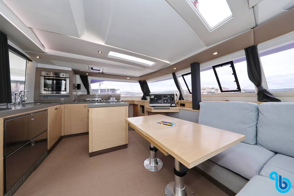 Fountaine Pajot Saona 47 (Quintet), MARTIN V