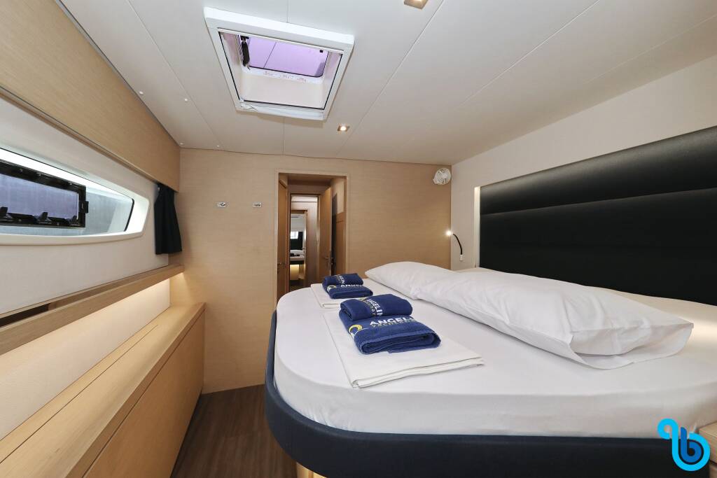 Fountaine Pajot Saona 47 (Quintet), MARTIN V