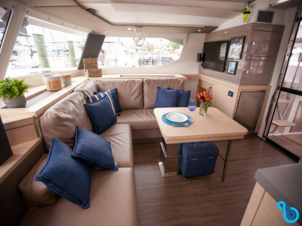 Fountaine Pajot Saona 47 (Quintet), Dark Star