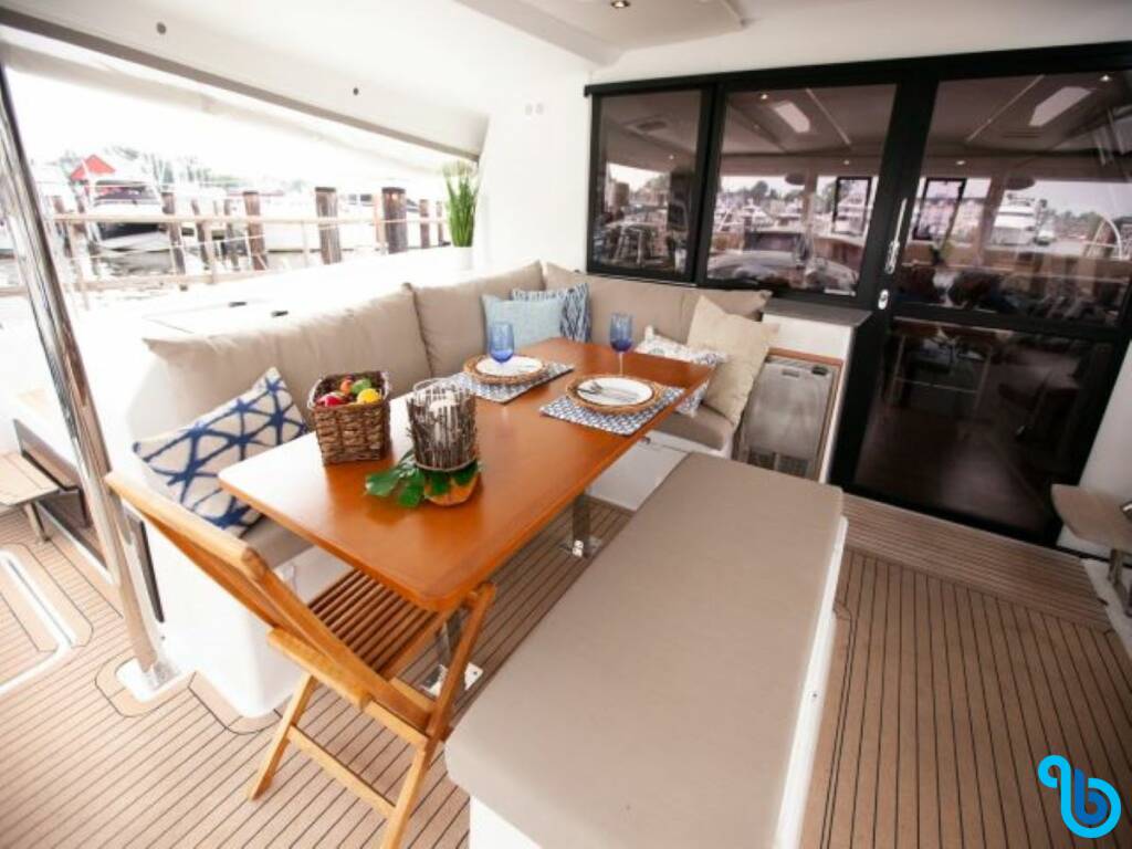 Fountaine Pajot Saona 47 (Quintet), Dark Star