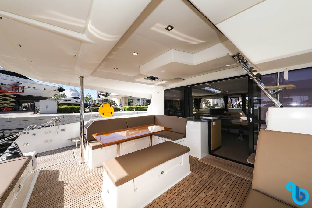 Fountaine Pajot Saona 47 (Quintet), TAMARA V