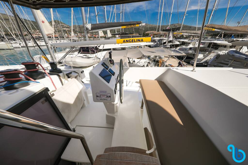 Fountaine Pajot Saona 47 (Quintet), TAMARA V