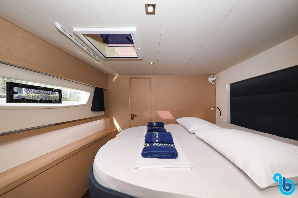 Fountaine Pajot Saona 47 (Quintet), TAMARA V