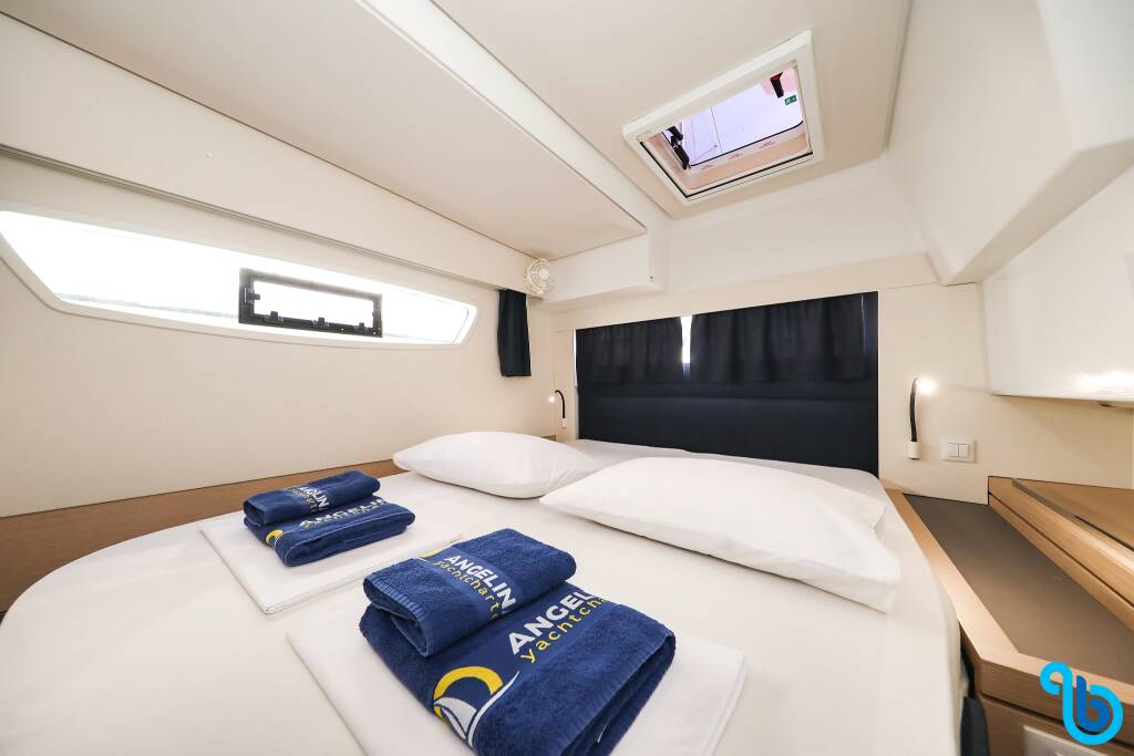 Fountaine Pajot Saona 47 (Quintet), TAMARA V