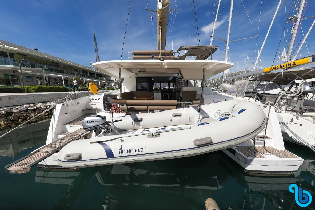 Fountaine Pajot Saona 47 (Quintet), NINA V