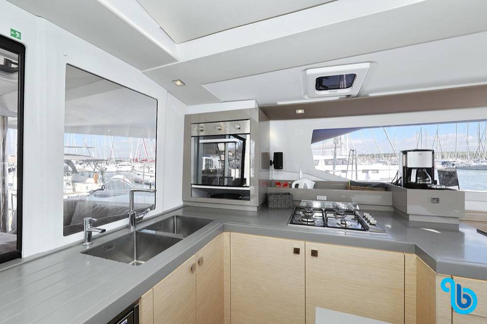 Fountaine Pajot Saona 47 (Quintet), FEE