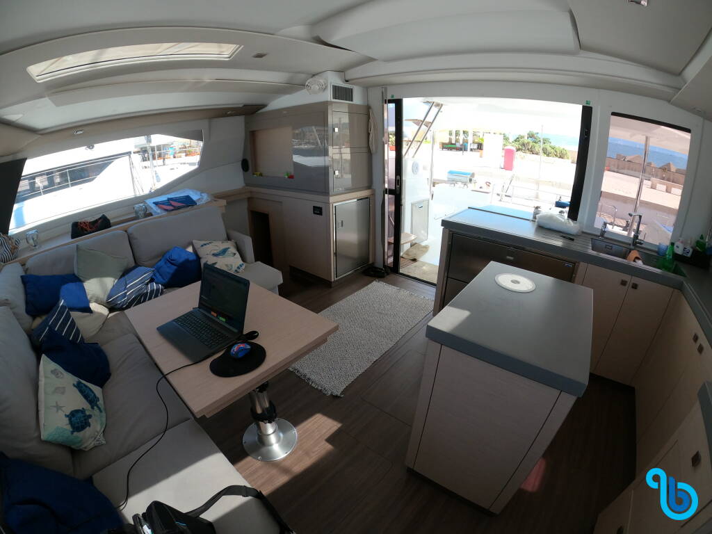 Fountaine Pajot Saona 47, Saona (Ac in all cabins+Wm+Gen+Bbq)