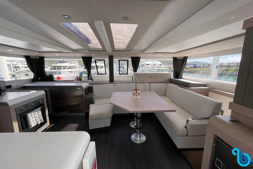 Fountaine Pajot - Tanna 47, Forever Young