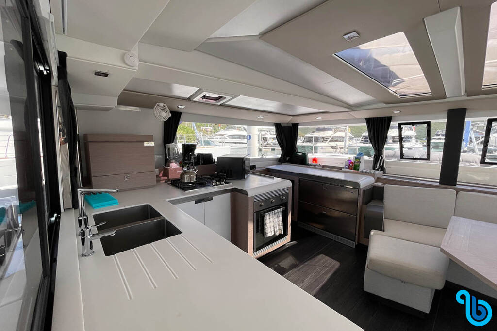 Fountaine Pajot - Tanna 47, Forever Young