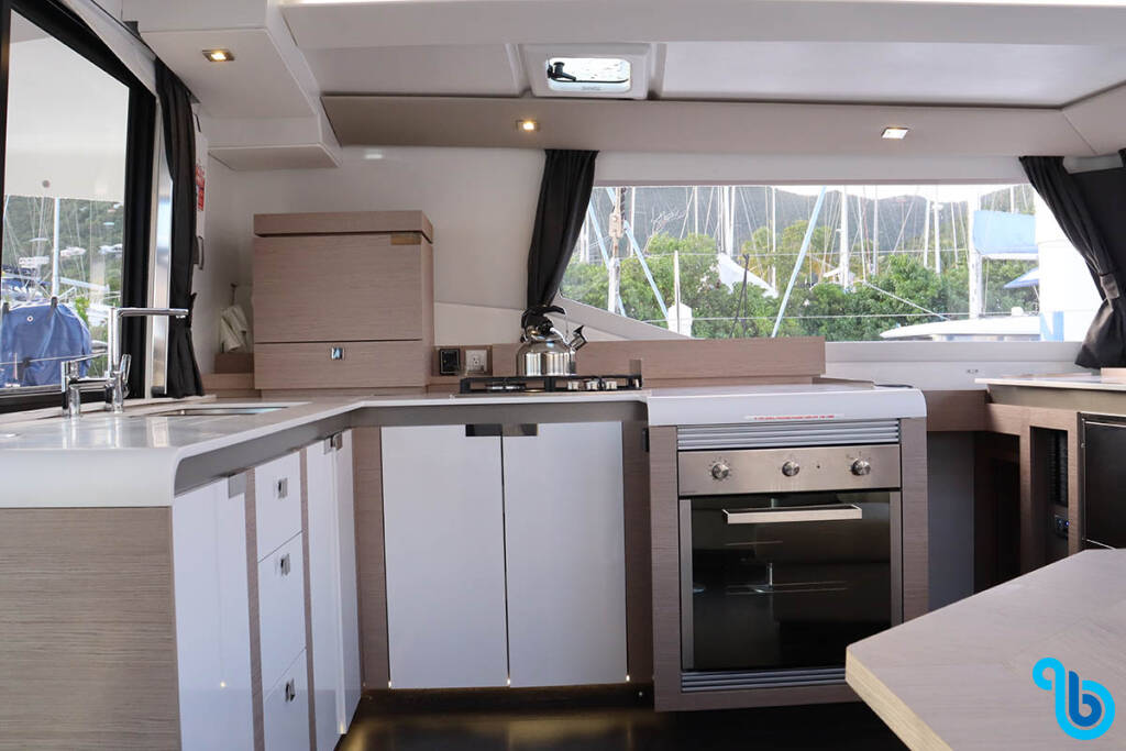 Fountaine Pajot Tanna 47, Island Nomad