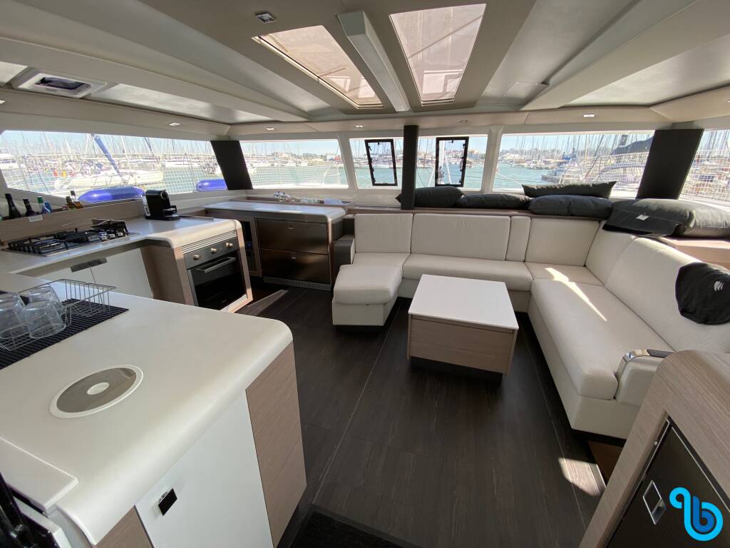 Fountaine Pajot Tanna 47, Analau