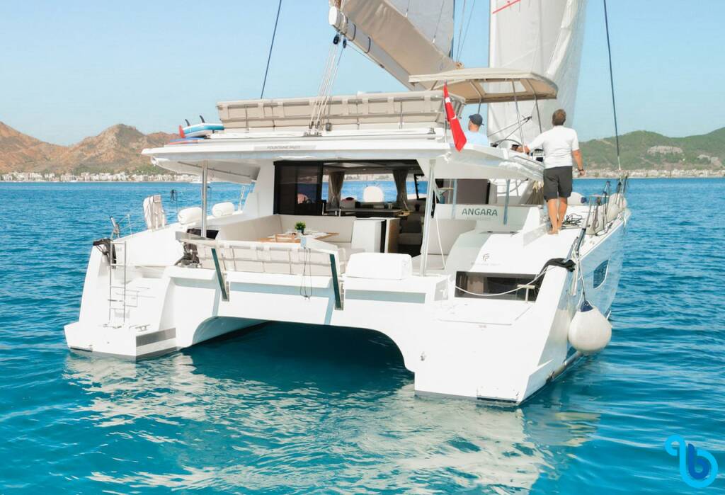 Fountaine Pajot Tanna 47, Angara