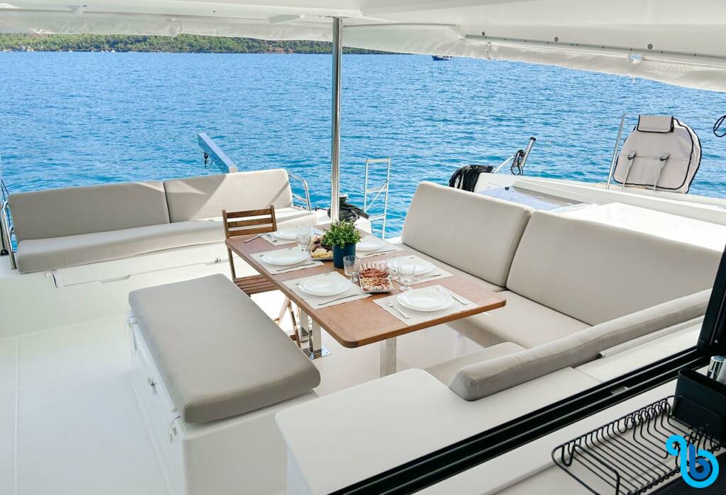 Fountaine Pajot Tanna 47, Angara