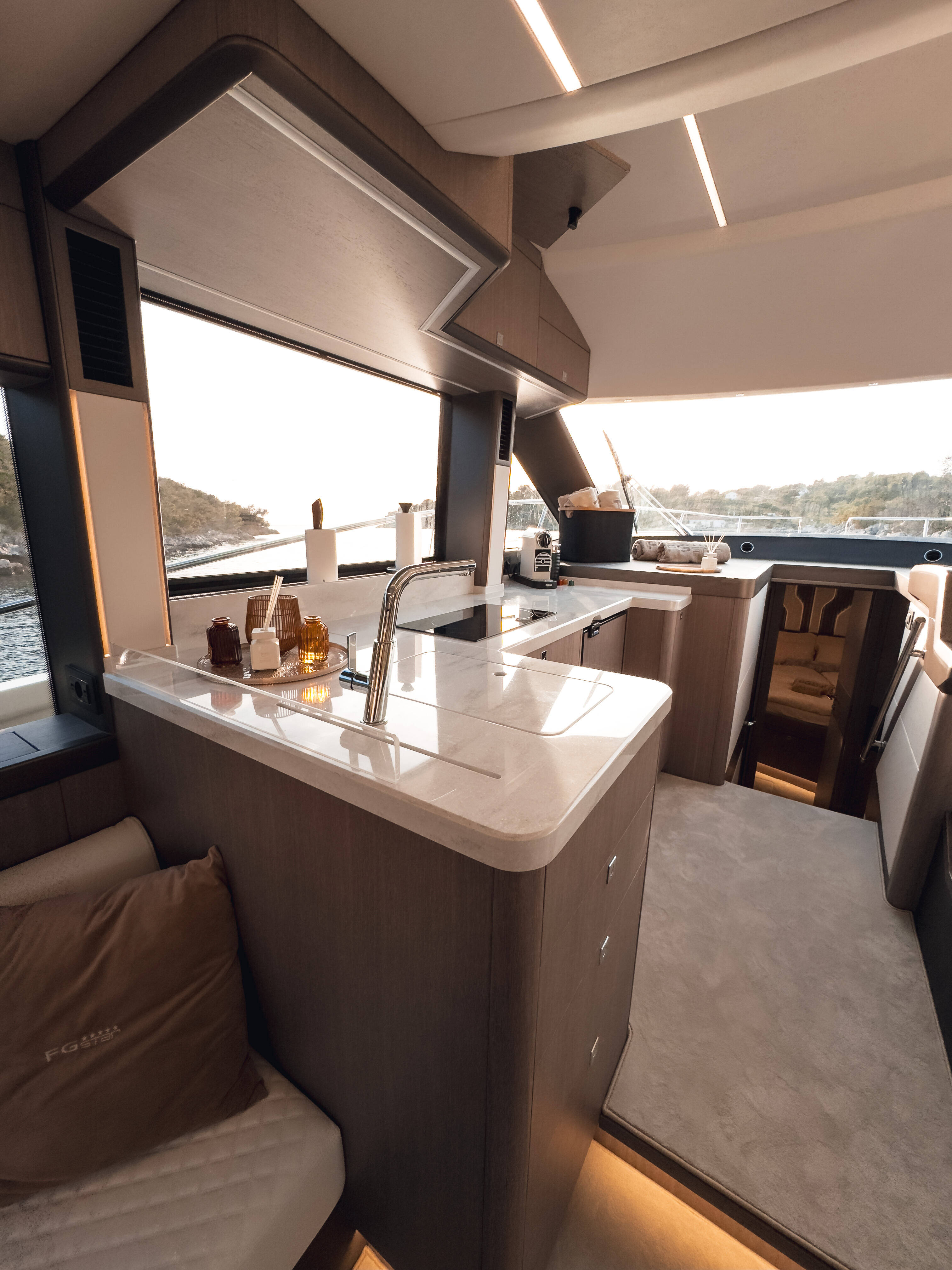 Galeon 440 Fly, FGstar Mini