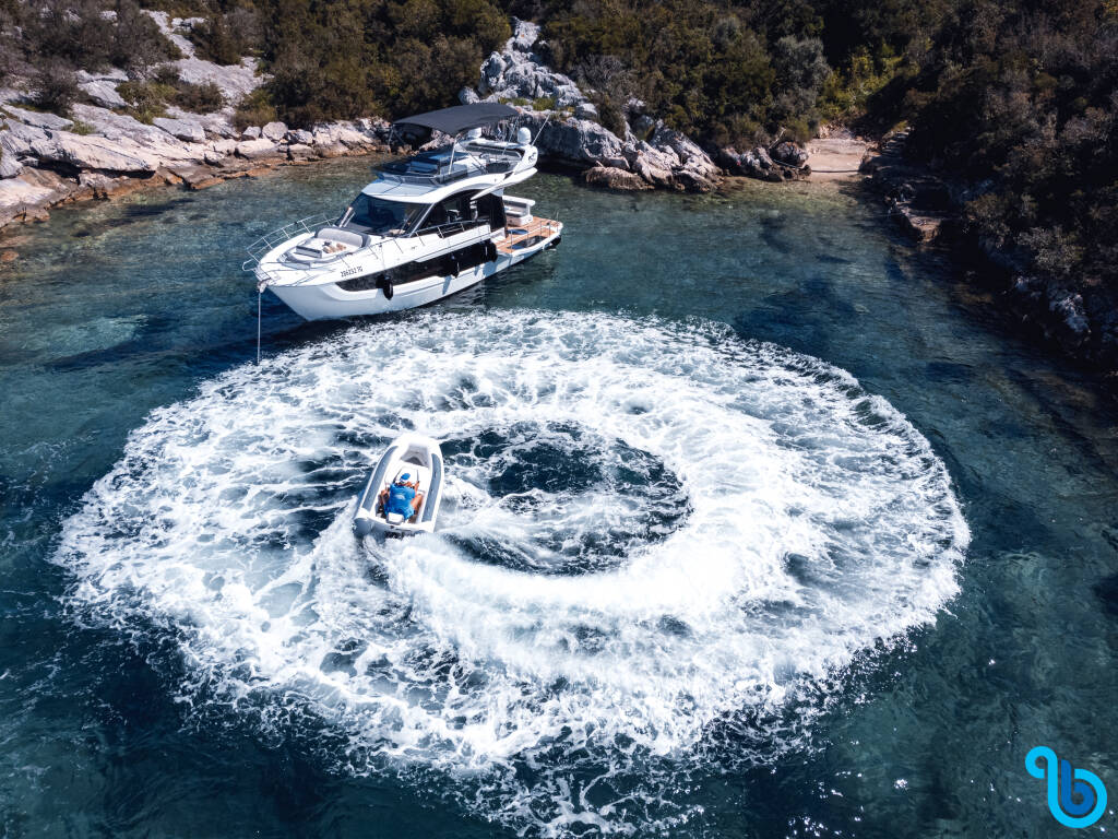 Galeon 440 Fly, FGstar Mini