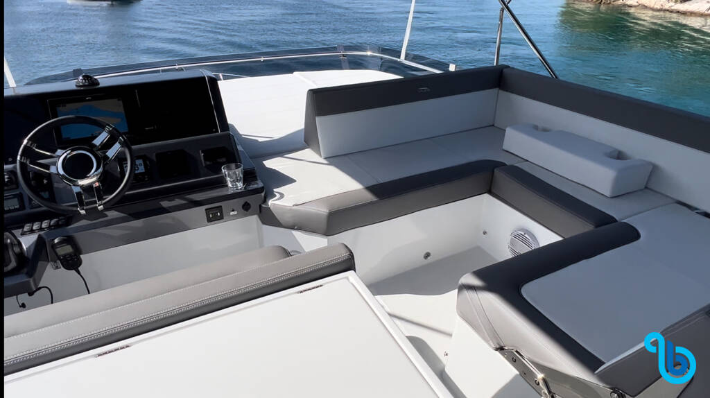 Galeon 500 Fly, 