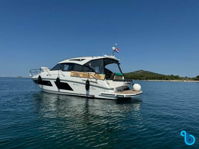 Grandezza 34 OC no name