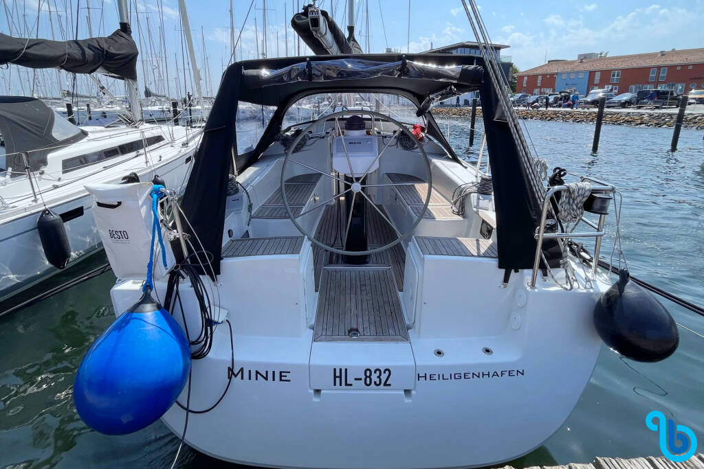 Hanse 370, Minie