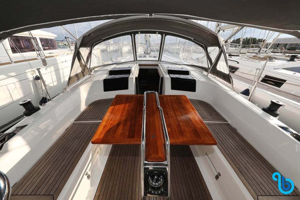 Hanse 455, 